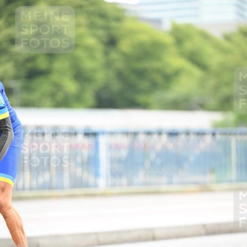 30.06.2024 - hella hamburg halbmarathon Dr. Thomas Lammeyer http://msf.ph/oto/6402807 30.06.2024 08:58:46 Kennedybrücke  meine-sportfotos.de