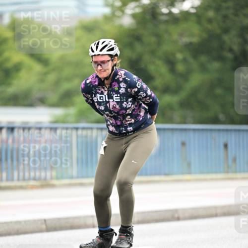 30.06.2024 - hella hamburg halbmarathon Dr. Thomas Lammeyer http://msf.ph/oto/6402870 30.06.2024 08:58:49 Kennedybrücke  meine-sportfotos.de