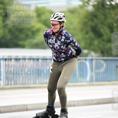 30.06.2024 - hella hamburg halbmarathon Dr. Thomas Lammeyer http://msf.ph/oto/6402877 30.06.2024 08:58:50 Kennedybrücke  meine-sportfotos.de