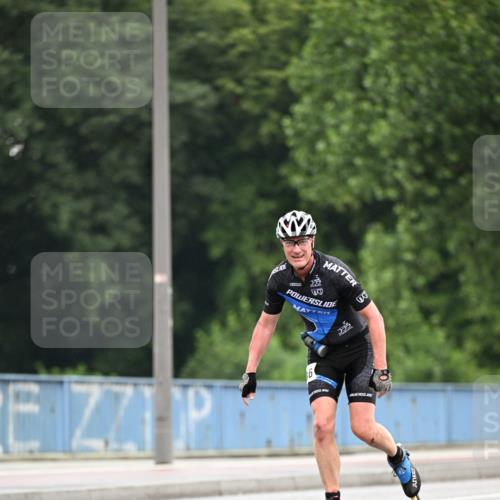 30.06.2024 - hella hamburg halbmarathon Dr. Thomas Lammeyer http://msf.ph/oto/6402956 30.06.2024 08:58:58 Kennedybrücke 6 meine-sportfotos.de