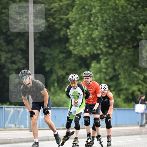 30.06.2024 - hella hamburg halbmarathon Dr. Thomas Lammeyer http://msf.ph/oto/6403154 30.06.2024 08:59:13 Kennedybrücke  meine-sportfotos.de