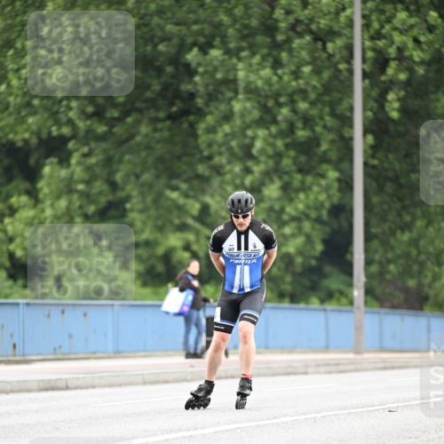 30.06.2024 - hella hamburg halbmarathon Dr. Thomas Lammeyer http://msf.ph/oto/6403756 30.06.2024 08:59:45 Kennedybrücke  meine-sportfotos.de