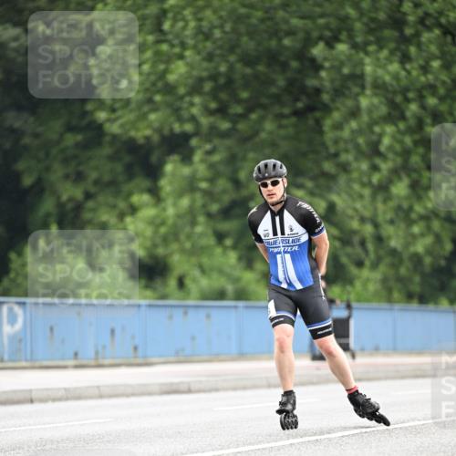 30.06.2024 - hella hamburg halbmarathon Dr. Thomas Lammeyer http://msf.ph/oto/6403847 30.06.2024 08:59:46 Kennedybrücke  meine-sportfotos.de