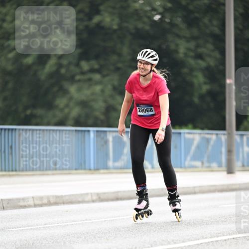 30.06.2024 - hella hamburg halbmarathon Dr. Thomas Lammeyer http://msf.ph/oto/6404204 30.06.2024 09:00:15 Kennedybrücke 20068 meine-sportfotos.de