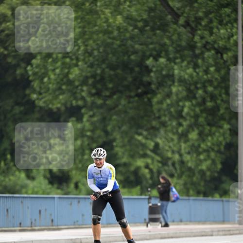 30.06.2024 - hella hamburg halbmarathon Dr. Thomas Lammeyer http://msf.ph/oto/6404324 30.06.2024 09:00:20 Kennedybrücke  meine-sportfotos.de