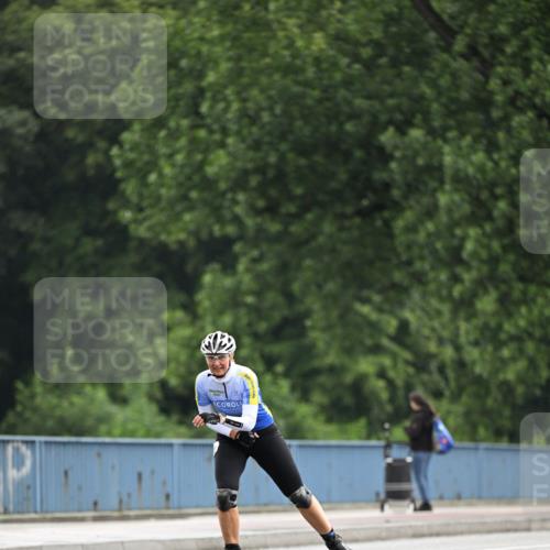 30.06.2024 - hella hamburg halbmarathon Dr. Thomas Lammeyer http://msf.ph/oto/6404341 30.06.2024 09:00:20 Kennedybrücke  meine-sportfotos.de