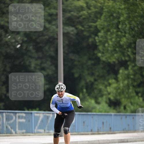 30.06.2024 - hella hamburg halbmarathon Dr. Thomas Lammeyer http://msf.ph/oto/6404411 30.06.2024 09:00:21 Kennedybrücke  meine-sportfotos.de
