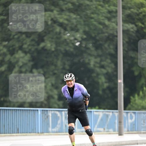 30.06.2024 - hella hamburg halbmarathon Dr. Thomas Lammeyer http://msf.ph/oto/6404576 30.06.2024 09:00:26 Kennedybrücke  meine-sportfotos.de