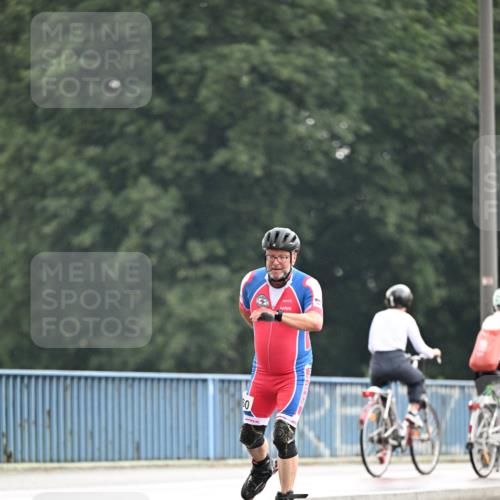 30.06.2024 - hella hamburg halbmarathon Dr. Thomas Lammeyer http://msf.ph/oto/6404614 30.06.2024 09:00:49 Kennedybrücke 60 meine-sportfotos.de