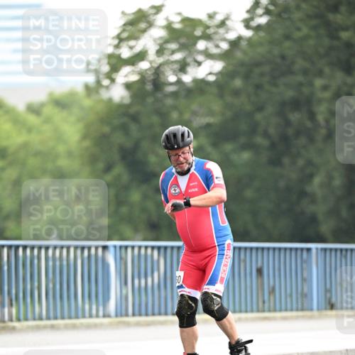 30.06.2024 - hella hamburg halbmarathon Dr. Thomas Lammeyer http://msf.ph/oto/6404726 30.06.2024 09:00:50 Kennedybrücke  meine-sportfotos.de