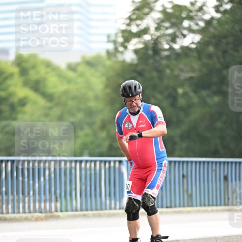 30.06.2024 - hella hamburg halbmarathon Dr. Thomas Lammeyer http://msf.ph/oto/6404742 30.06.2024 09:00:50 Kennedybrücke 50 meine-sportfotos.de