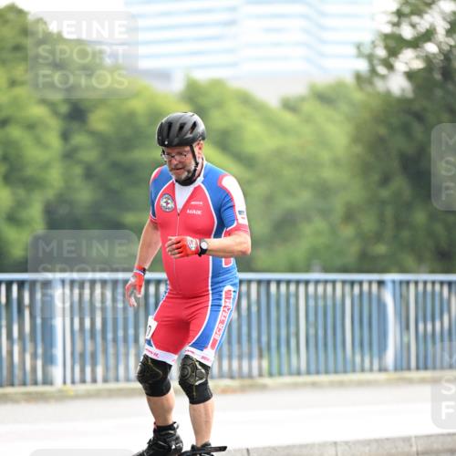 30.06.2024 - hella hamburg halbmarathon Dr. Thomas Lammeyer http://msf.ph/oto/6404782 30.06.2024 09:00:51 Kennedybrücke  meine-sportfotos.de