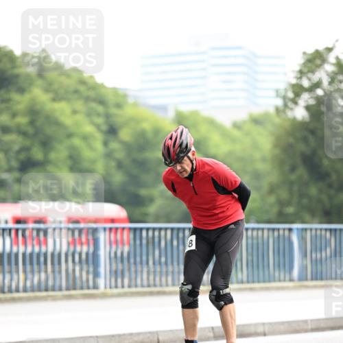 30.06.2024 - hella hamburg halbmarathon Dr. Thomas Lammeyer http://msf.ph/oto/6405321 30.06.2024 09:01:53 Kennedybrücke 8 meine-sportfotos.de