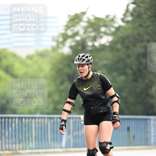 30.06.2024 - hella hamburg halbmarathon Dr. Thomas Lammeyer http://msf.ph/oto/6405817 30.06.2024 09:03:06 Kennedybrücke  meine-sportfotos.de