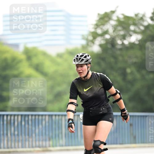30.06.2024 - hella hamburg halbmarathon Dr. Thomas Lammeyer http://msf.ph/oto/6405832 30.06.2024 09:03:06 Kennedybrücke  meine-sportfotos.de