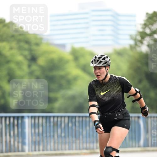 30.06.2024 - hella hamburg halbmarathon Dr. Thomas Lammeyer http://msf.ph/oto/6405844 30.06.2024 09:03:06 Kennedybrücke  meine-sportfotos.de