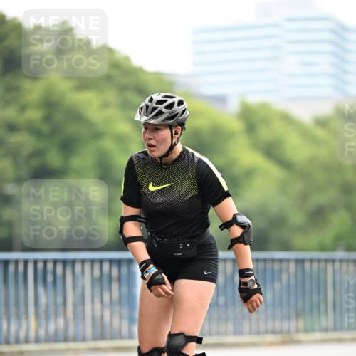 30.06.2024 - hella hamburg halbmarathon Dr. Thomas Lammeyer http://msf.ph/oto/6405874 30.06.2024 09:03:06 Kennedybrücke  meine-sportfotos.de