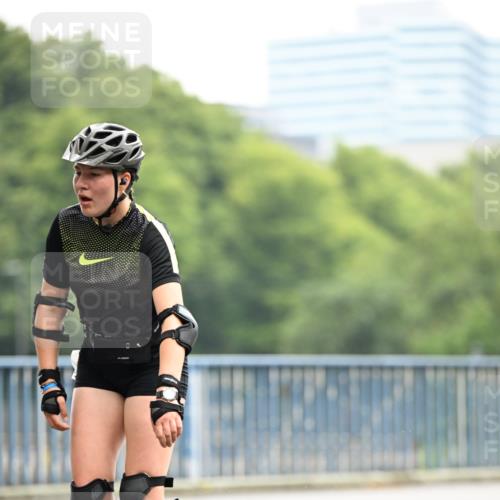 30.06.2024 - hella hamburg halbmarathon Dr. Thomas Lammeyer http://msf.ph/oto/6405886 30.06.2024 09:03:07 Kennedybrücke  meine-sportfotos.de