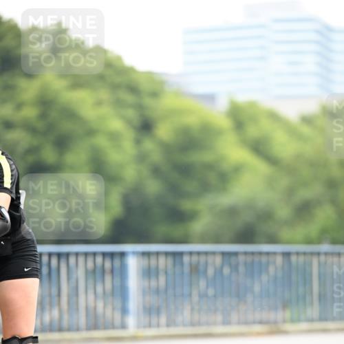 30.06.2024 - hella hamburg halbmarathon Dr. Thomas Lammeyer http://msf.ph/oto/6405904 30.06.2024 09:03:07 Kennedybrücke  meine-sportfotos.de