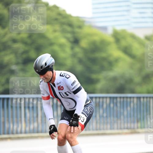 30.06.2024 - hella hamburg halbmarathon Dr. Thomas Lammeyer http://msf.ph/oto/6405962 30.06.2024 09:03:12 Kennedybrücke 33 meine-sportfotos.de