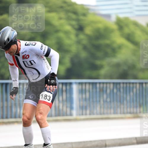30.06.2024 - hella hamburg halbmarathon Dr. Thomas Lammeyer http://msf.ph/oto/6405975 30.06.2024 09:03:12 Kennedybrücke 183 meine-sportfotos.de