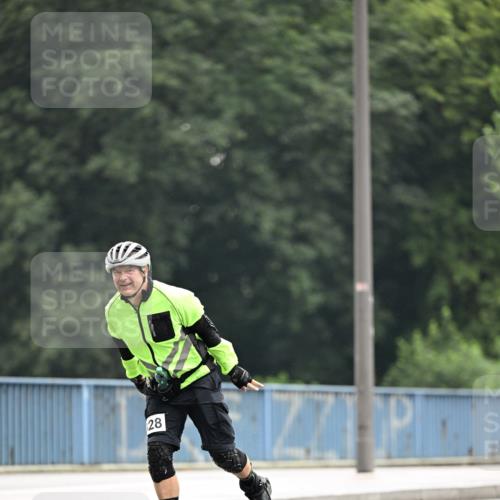 30.06.2024 - hella hamburg halbmarathon Dr. Thomas Lammeyer http://msf.ph/oto/6406242 30.06.2024 09:03:18 Kennedybrücke 28 meine-sportfotos.de