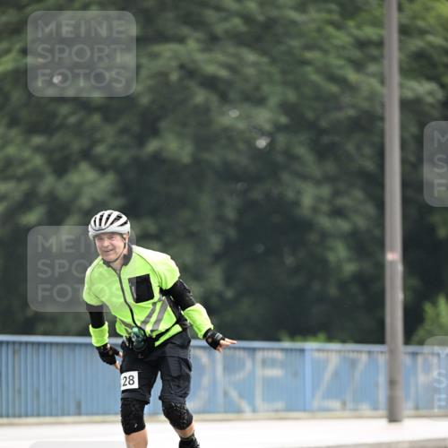 30.06.2024 - hella hamburg halbmarathon Dr. Thomas Lammeyer http://msf.ph/oto/6406249 30.06.2024 09:03:18 Kennedybrücke 28 meine-sportfotos.de