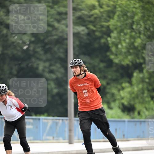 30.06.2024 - hella hamburg halbmarathon Dr. Thomas Lammeyer http://msf.ph/oto/6406506 30.06.2024 09:03:23 Kennedybrücke  meine-sportfotos.de
