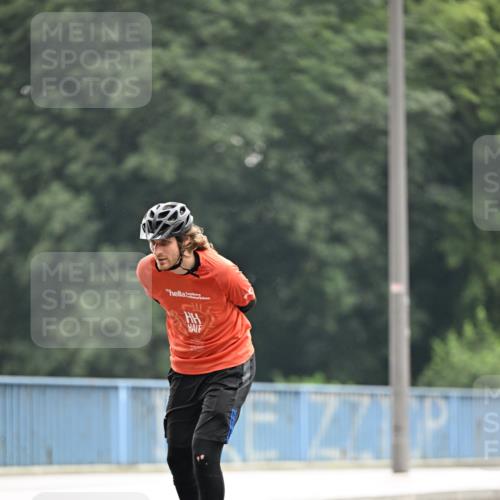 30.06.2024 - hella hamburg halbmarathon Dr. Thomas Lammeyer http://msf.ph/oto/6406570 30.06.2024 09:03:24 Kennedybrücke 0000 meine-sportfotos.de