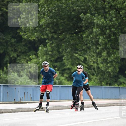 30.06.2024 - hella hamburg halbmarathon Dr. Thomas Lammeyer http://msf.ph/oto/6406810 30.06.2024 09:03:38 Kennedybrücke  meine-sportfotos.de
