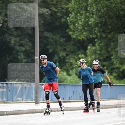 30.06.2024 - hella hamburg halbmarathon Dr. Thomas Lammeyer http://msf.ph/oto/6406892 30.06.2024 09:03:39 Kennedybrücke  meine-sportfotos.de