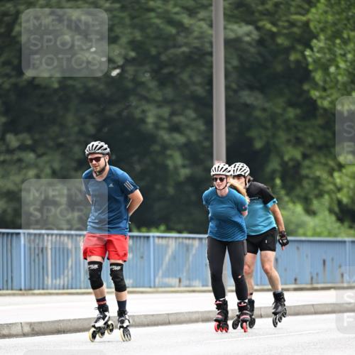 30.06.2024 - hella hamburg halbmarathon Dr. Thomas Lammeyer http://msf.ph/oto/6406992 30.06.2024 09:03:40 Kennedybrücke  meine-sportfotos.de