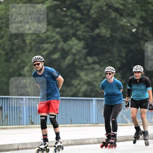 30.06.2024 - hella hamburg halbmarathon Dr. Thomas Lammeyer http://msf.ph/oto/6407082 30.06.2024 09:03:40 Kennedybrücke  meine-sportfotos.de