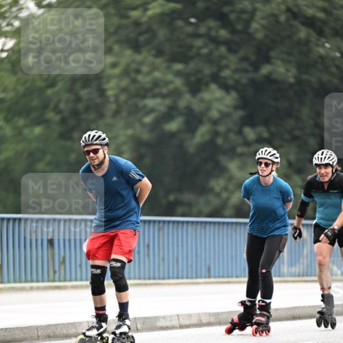 30.06.2024 - hella hamburg halbmarathon Dr. Thomas Lammeyer http://msf.ph/oto/6407104 30.06.2024 09:03:41 Kennedybrücke  meine-sportfotos.de