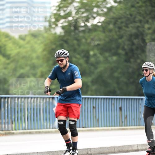 30.06.2024 - hella hamburg halbmarathon Dr. Thomas Lammeyer http://msf.ph/oto/6407153 30.06.2024 09:03:41 Kennedybrücke  meine-sportfotos.de