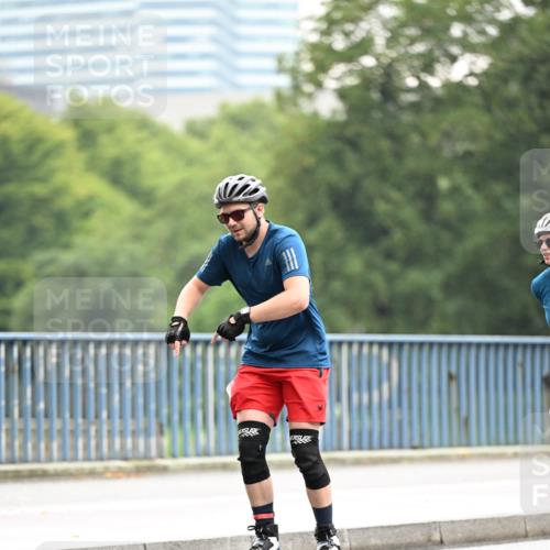 30.06.2024 - hella hamburg halbmarathon Dr. Thomas Lammeyer http://msf.ph/oto/6407168 30.06.2024 09:03:41 Kennedybrücke  meine-sportfotos.de