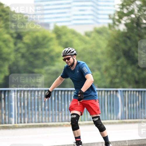 30.06.2024 - hella hamburg halbmarathon Dr. Thomas Lammeyer http://msf.ph/oto/6407187 30.06.2024 09:03:41 Kennedybrücke  meine-sportfotos.de