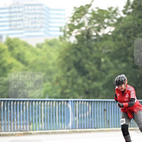 30.06.2024 - hella hamburg halbmarathon Dr. Thomas Lammeyer http://msf.ph/oto/6407249 30.06.2024 09:03:51 Kennedybrücke 96 meine-sportfotos.de
