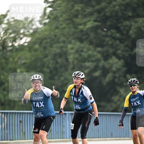 30.06.2024 - hella hamburg halbmarathon Dr. Thomas Lammeyer http://msf.ph/oto/6407519 30.06.2024 09:04:08 Kennedybrücke 12 meine-sportfotos.de