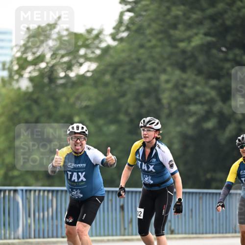 30.06.2024 - hella hamburg halbmarathon Dr. Thomas Lammeyer http://msf.ph/oto/6407526 30.06.2024 09:04:08 Kennedybrücke 12 meine-sportfotos.de