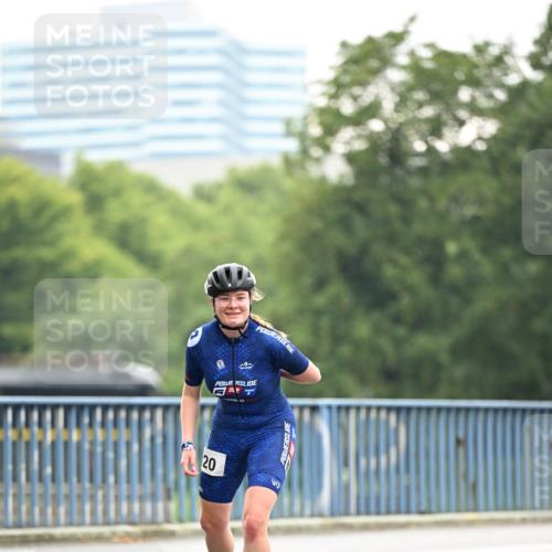 30.06.2024 - hella hamburg halbmarathon Dr. Thomas Lammeyer http://msf.ph/oto/6407585 30.06.2024 09:04:12 Kennedybrücke 20 meine-sportfotos.de