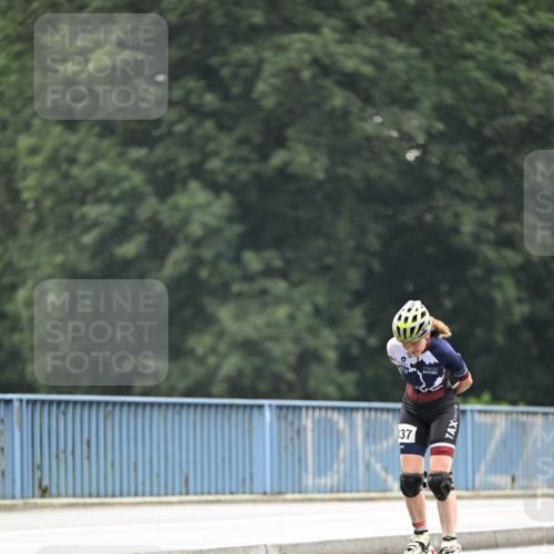 30.06.2024 - hella hamburg halbmarathon Dr. Thomas Lammeyer http://msf.ph/oto/6407635 30.06.2024 09:04:23 Kennedybrücke 37 meine-sportfotos.de