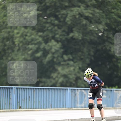 30.06.2024 - hella hamburg halbmarathon Dr. Thomas Lammeyer http://msf.ph/oto/6407650 30.06.2024 09:04:23 Kennedybrücke 37 meine-sportfotos.de