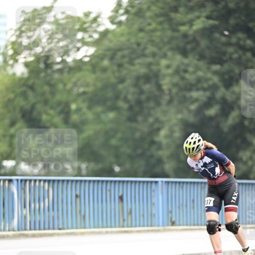 30.06.2024 - hella hamburg halbmarathon Dr. Thomas Lammeyer http://msf.ph/oto/6407705 30.06.2024 09:04:23 Kennedybrücke 37 meine-sportfotos.de