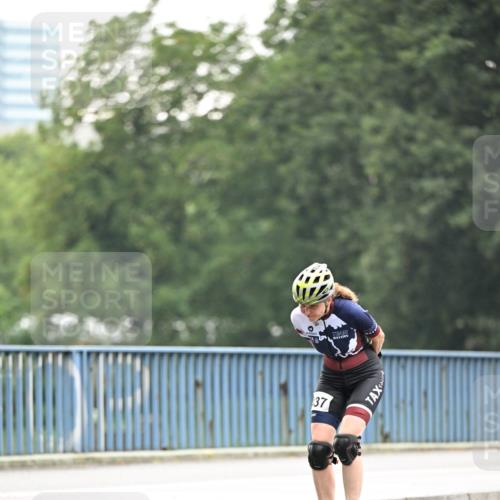 30.06.2024 - hella hamburg halbmarathon Dr. Thomas Lammeyer http://msf.ph/oto/6407729 30.06.2024 09:04:24 Kennedybrücke 37 meine-sportfotos.de