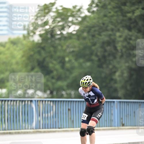 30.06.2024 - hella hamburg halbmarathon Dr. Thomas Lammeyer http://msf.ph/oto/6407745 30.06.2024 09:04:24 Kennedybrücke 37 meine-sportfotos.de