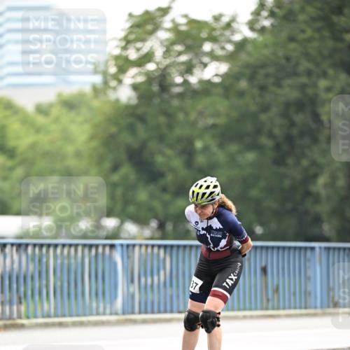 30.06.2024 - hella hamburg halbmarathon Dr. Thomas Lammeyer http://msf.ph/oto/6407758 30.06.2024 09:04:24 Kennedybrücke  meine-sportfotos.de