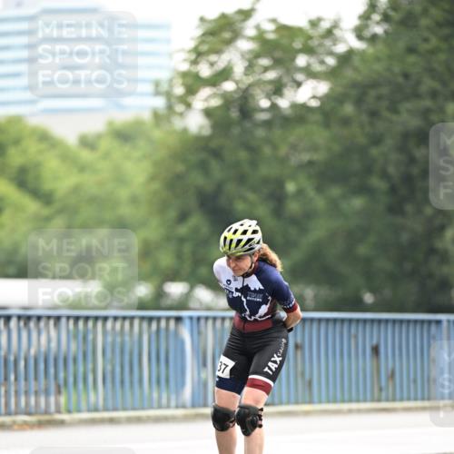 30.06.2024 - hella hamburg halbmarathon Dr. Thomas Lammeyer http://msf.ph/oto/6407772 30.06.2024 09:04:24 Kennedybrücke 37 meine-sportfotos.de