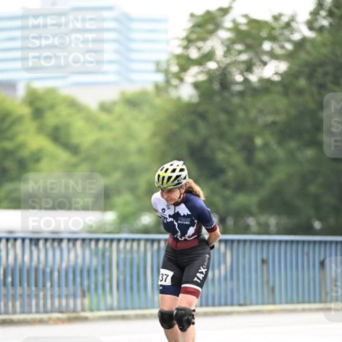 30.06.2024 - hella hamburg halbmarathon Dr. Thomas Lammeyer http://msf.ph/oto/6407787 30.06.2024 09:04:24 Kennedybrücke 37 meine-sportfotos.de