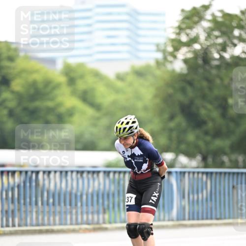 30.06.2024 - hella hamburg halbmarathon Dr. Thomas Lammeyer http://msf.ph/oto/6407800 30.06.2024 09:04:24 Kennedybrücke 37 meine-sportfotos.de